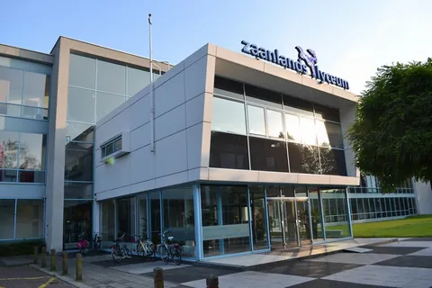 Bekijk foto's van schilderwerk: Scholen Foto's schilderwerk scholen