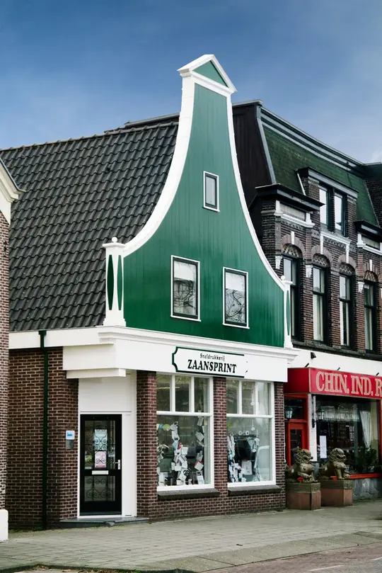 En we voerden ook al eerder schilderwerk uit voor Zaansprint - Buitenschilderwerk bedrijfspand Zaansprint