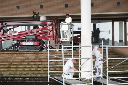 Buitenschilderwerk hoofdkantoor Ahold Delhaize (Provincialeweg, Zaandam) - foto 3