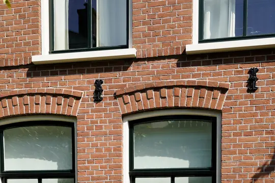 Buitenschilderwerk twee gemeentelijke monumenten (Roskamstraat, Weesp) - foto 3
