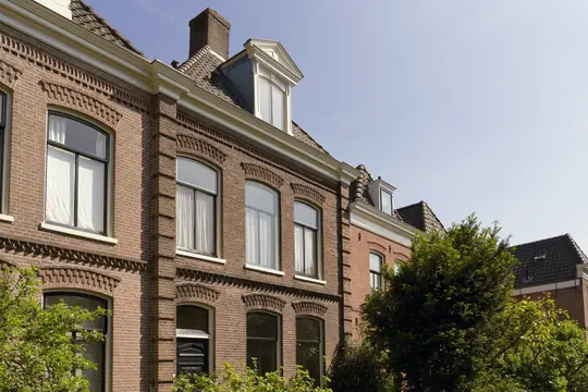 Buitenschilderwerk twee gemeentelijke monumenten (Roskamstraat, Weesp) - foto 6