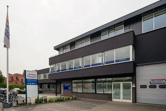 Buitenschilder- en sauswerk bedrijfsverzamelgebouw VvE Koetserstraat (Wormer) - foto 4 Buitenschilder- en sauswerk bedrijfsverzamelgebouw VvE Koetserstraat (Wormer) - foto 4
