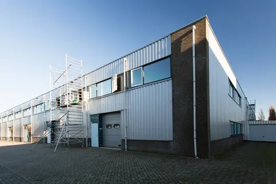 Buitenschilder- en sauswerk bedrijfsverzamelgebouw VvE Koetserstraat (Wormer) - foto 9 Buitenschilder- en sauswerk bedrijfsverzamelgebouw VvE Koetserstraat (Wormer) - foto 9