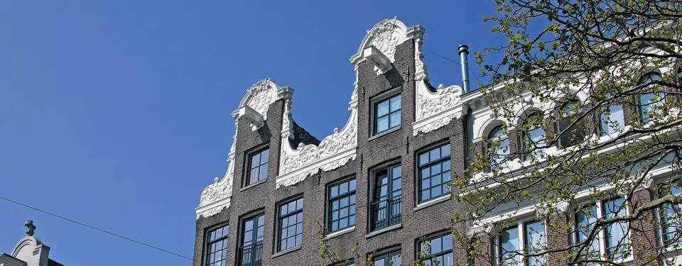 Buitenschilderwerk monumentaal dubbelpakhuis, Spuistraat, Amsterdam Buitenschilderwerk monumentaal dubbelpakhuis, Spuistraat, Amsterdam