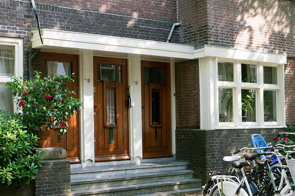 Houtrotherstel en buitenschilderwerk VVE Jan van Eijckstraat (Amsterdam)