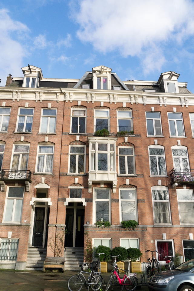 Gehele buitenschilderwerk karakteristiek pand Weesperzijde Amsterdam
